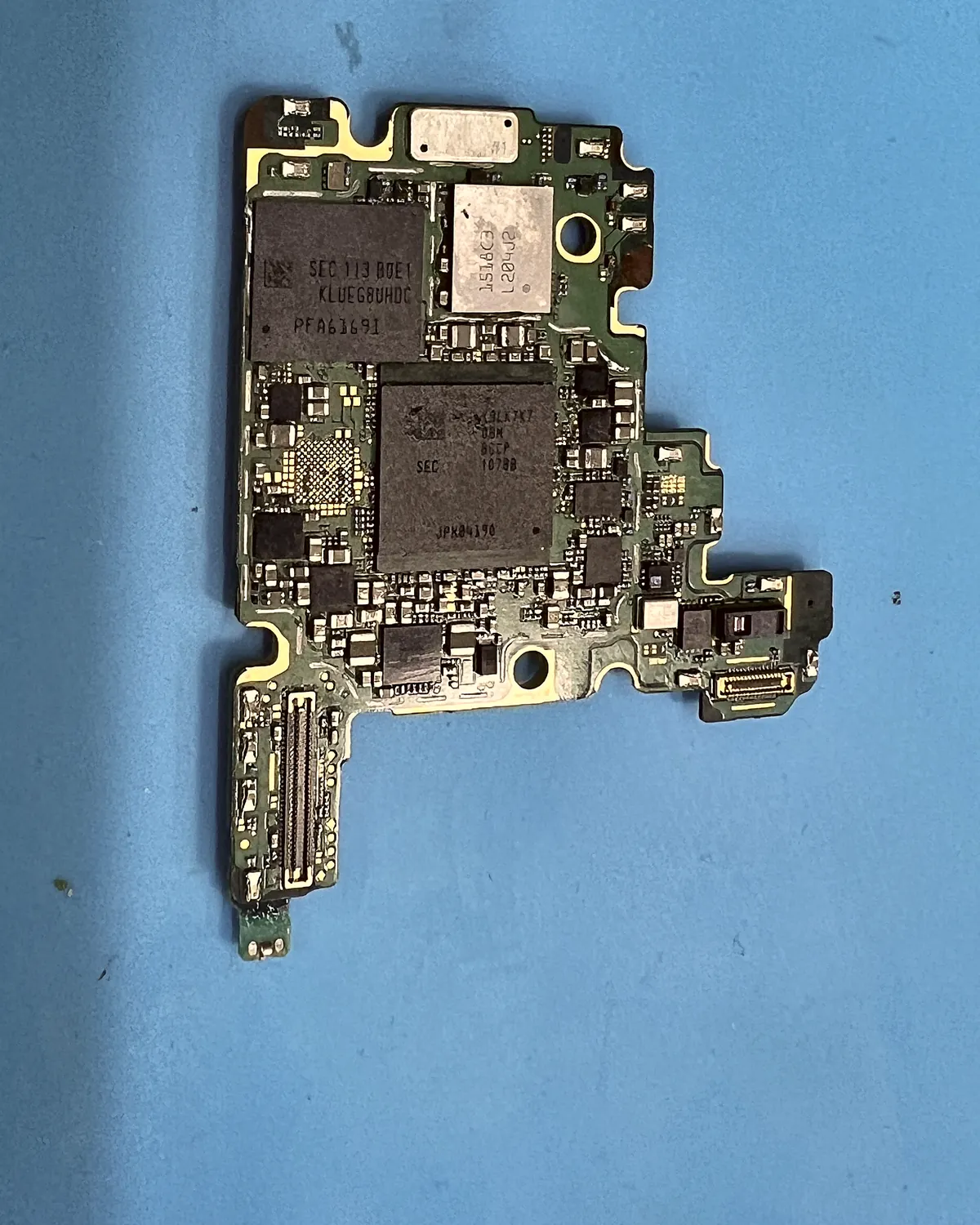 Placa de Samsung Galaxy preparada para el diagnóstico
